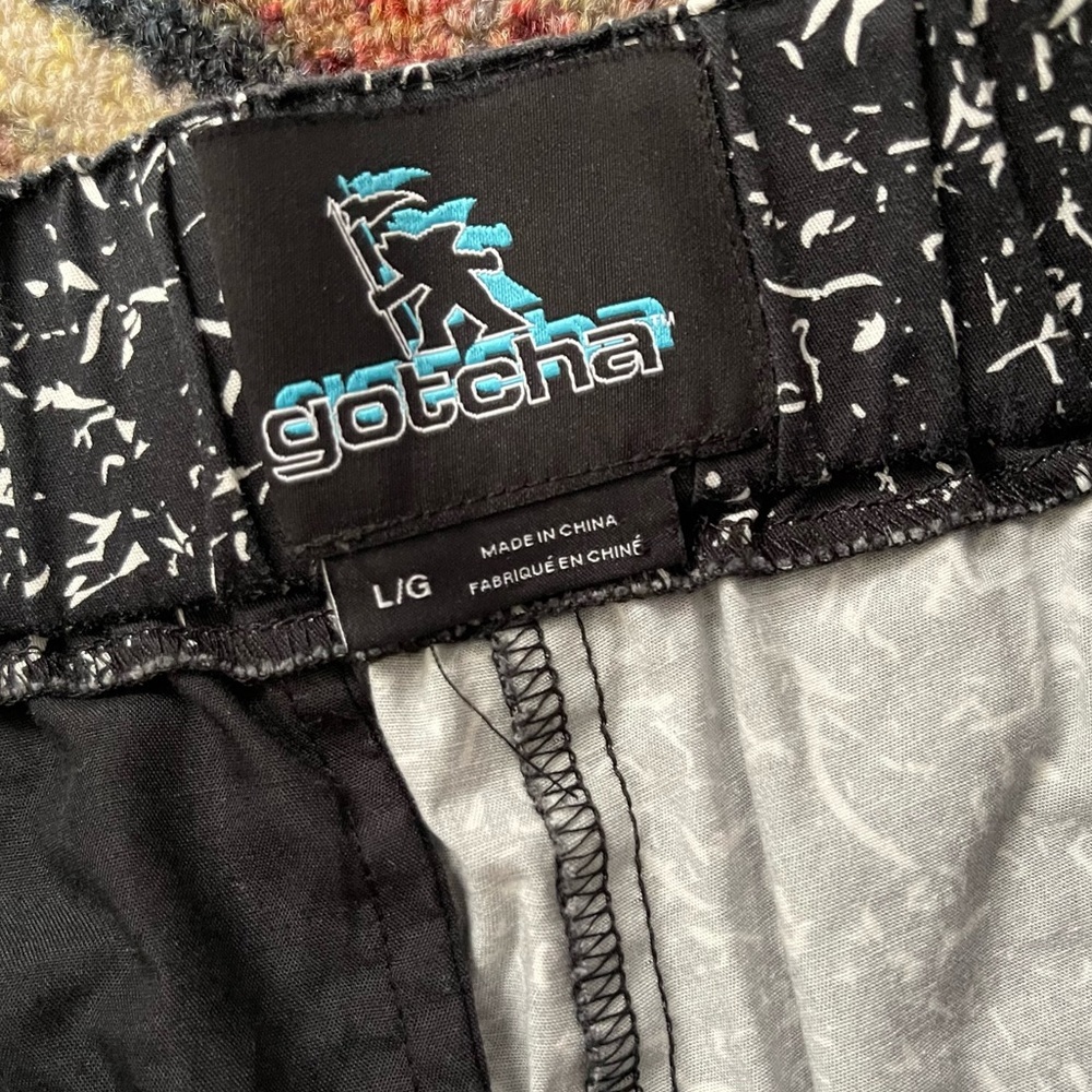 Gotcha Brand Shorts Black/White L - Picture 5 of 5